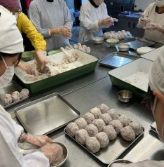 公共活動（モチーフ編みをつなげて）